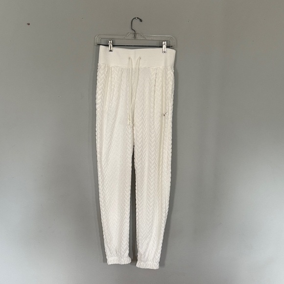 Nike Ivory Textured Jogger Pants size small Everyday All Over Jacquard - Picture 1 of 5